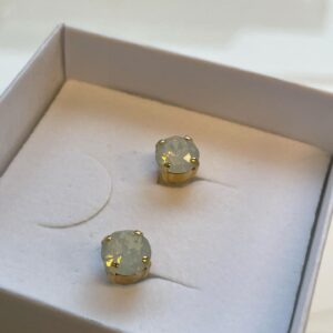 Classic Stud Earrings  Withe Opal Flere Farger